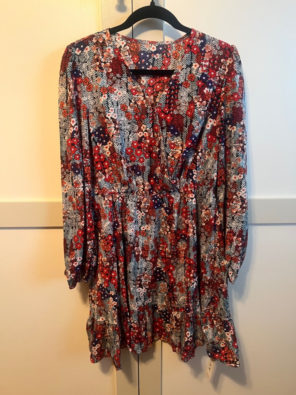 Cupshe Red & Navy Floral Long-Sleeve V-Neck Dress